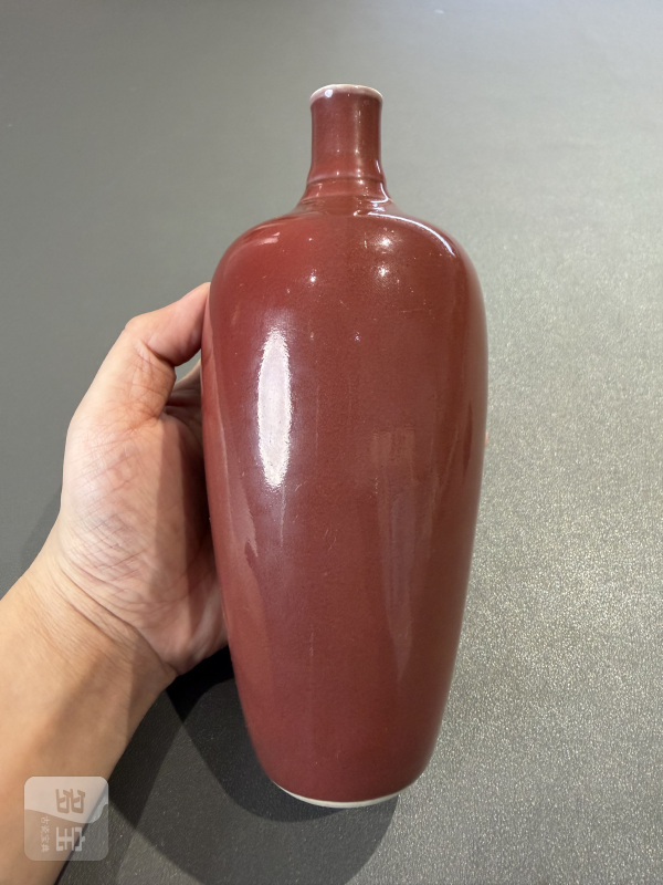 清康熙 霁红釉莱菔瓶（带木底座） - 图4